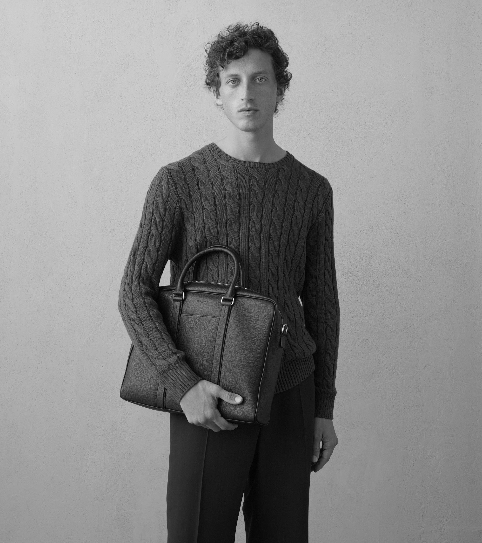 Porte documents 17" Charles en cuir grainé moyen modèle