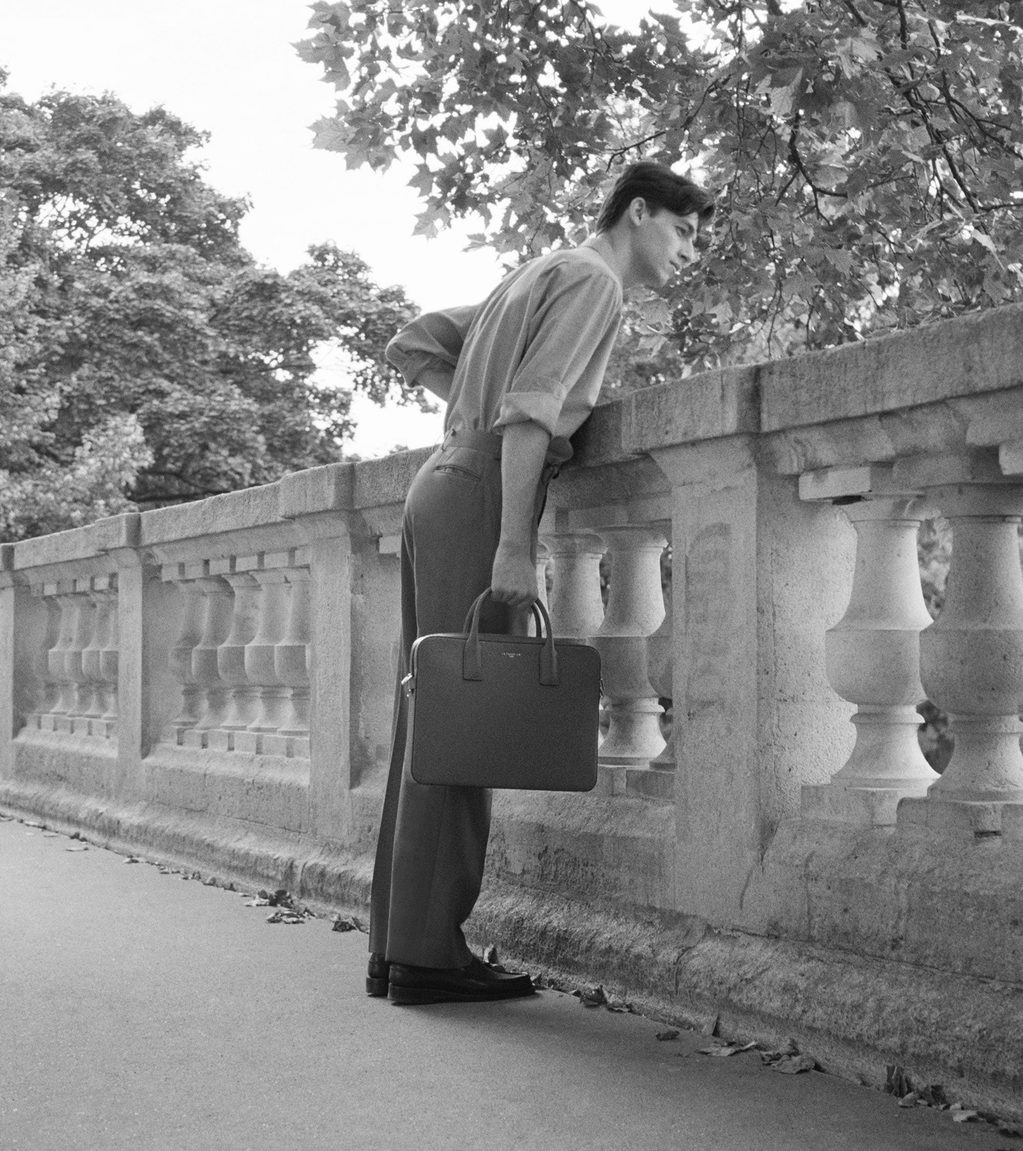 Porte document slim 14" Emile en cuir signature T